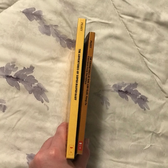 Assorted Dav Pilkey Books - Picture 4 of 4